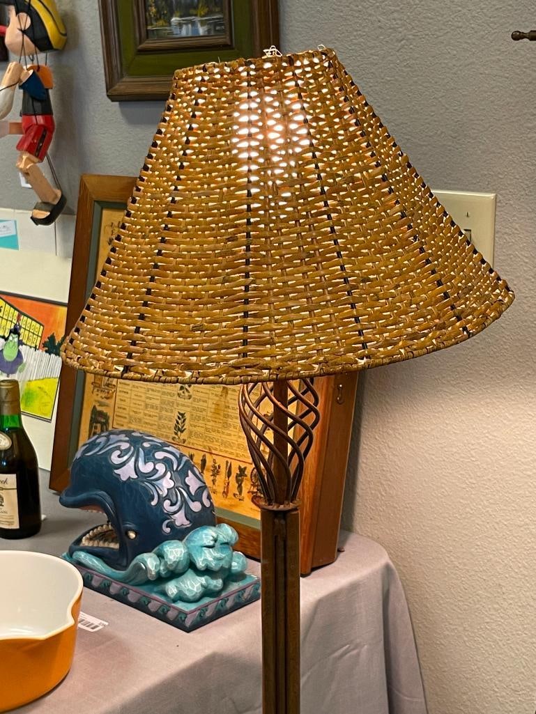 DECORATIVE RUSTIC 3-LEGGED FLOOR LAMP WITH WICKER SHADE - 4