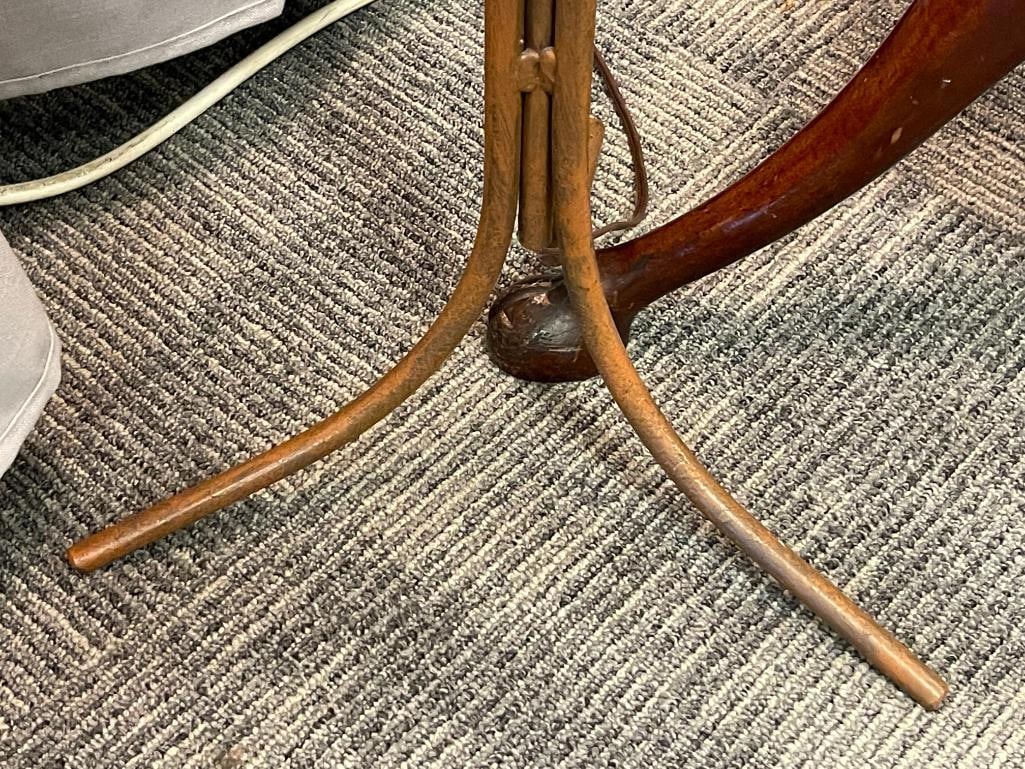 DECORATIVE RUSTIC 3-LEGGED FLOOR LAMP WITH WICKER SHADE - 6