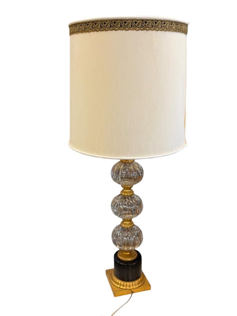 HOLLYWODF REGENCY CUT CRYSTAL STACKED GOURDS STYLE TABLE LAMP WITH LINEN SHADE: SQUARE BASE IN BLACK AND GOLD, TESTED + 39" H