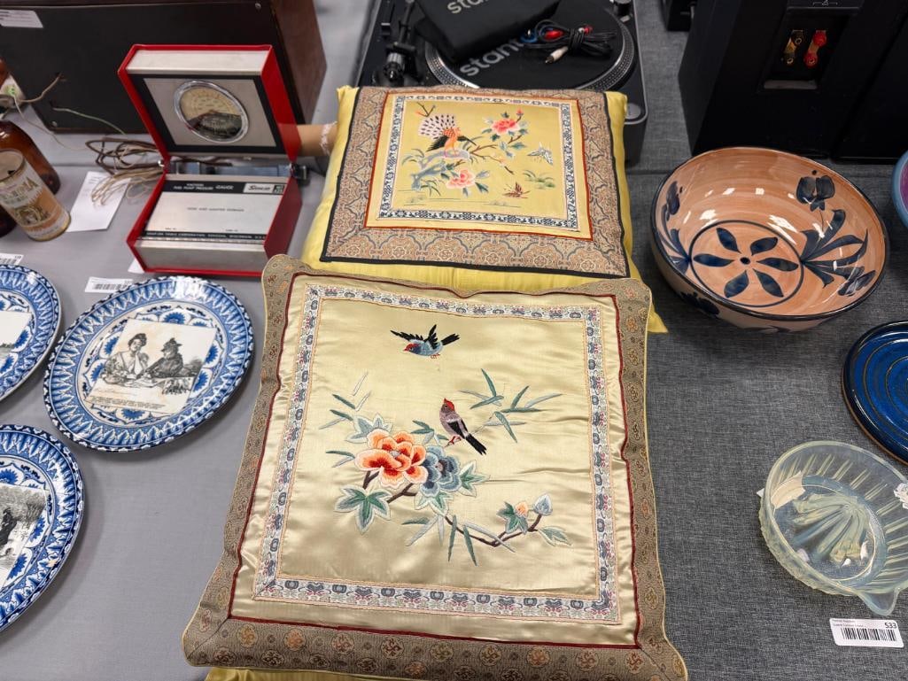 FOUR VINTAGE CHINESE SILK EMBROIDERED DECORATIVE PILLOWS WITH BROCADE BORDERS - 3