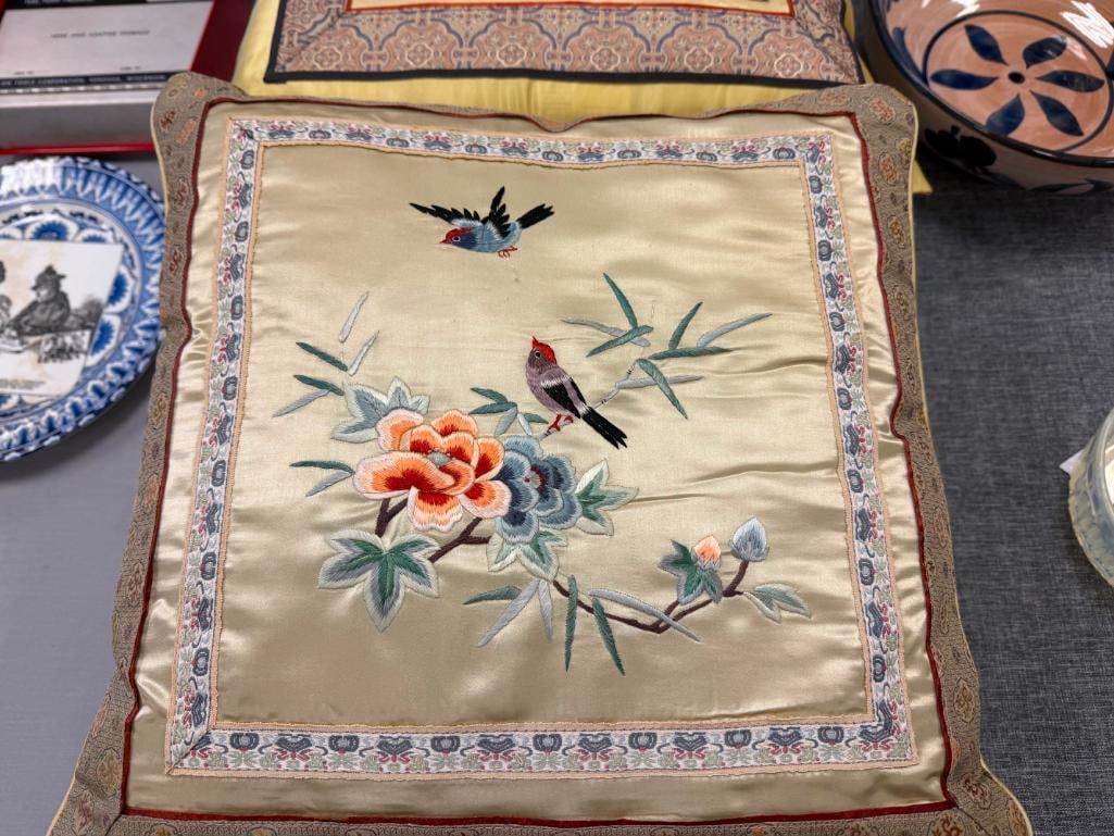 FOUR VINTAGE CHINESE SILK EMBROIDERED DECORATIVE PILLOWS WITH BROCADE BORDERS - 4