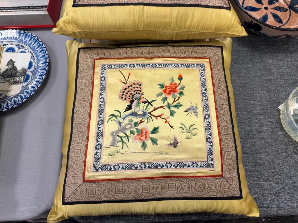 FOUR VINTAGE CHINESE SILK EMBROIDERED DECORATIVE PILLOWS WITH BROCADE BORDERS - 6