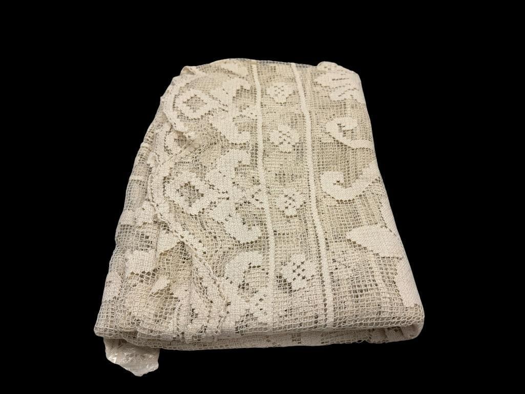 VINTAGE HAND CROCHETED TABLE COVER AND LINEN TABLE COVER WITH LACE TRIM (1 of 8)