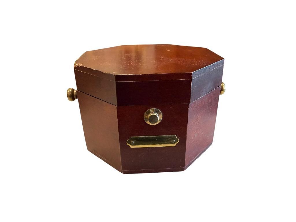BULOVA QUARTERMASTER MARITIME DESK CLOCK (1 of 8)