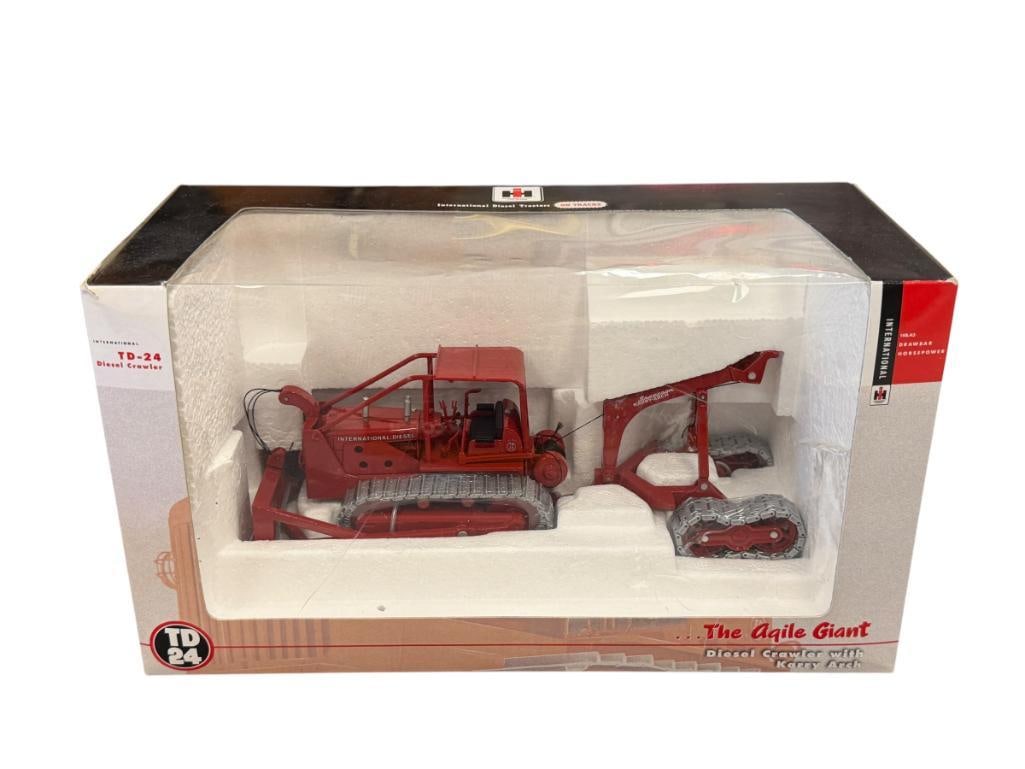 SPECCAST INTERNATIONAL HARVESTER TD-24 DIESEL CRAWLER WITH KARRY ARCH: MINT IN ORIGINAL BOX