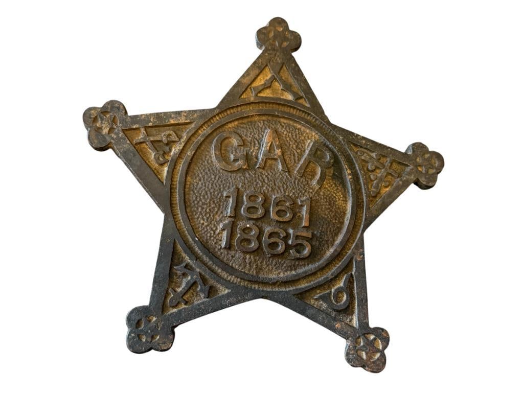 GRAND ARMY OF THE REPUBLIC GAR CIVIL WAR BRONZE STAR MEMORIAL MARKER: STAR SHAPED MARKER WITH INSIGNIAS ON EACH POINT, SABERS, RIFLES, ANCHOR, ETC, MARKED "GAR 1861-1865)USED TO HONOR VETS PLACED AT GRAVESITES, THIS MARKER DOUBLED AS A FLAG HOLDER WITH THREE LOOPS ON