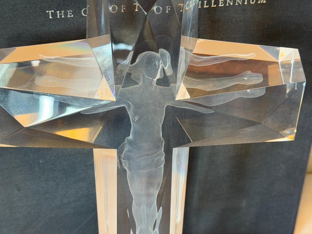 FREDERICK HART LIMITED EDITION ACRYLIC RELIGIUS ICON SCULPTURE THE CROSS OF THE MILLENIUM MAQUETTE - 7