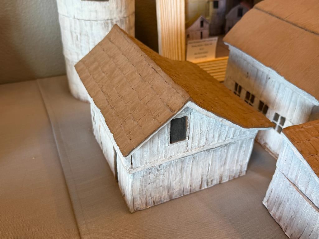 SHIRLEY BARAN SHABBY CHIC STYLED COUNTRY / FARM HAND SCULPTED POTTERY CANISTER SET RENO, NV - 3