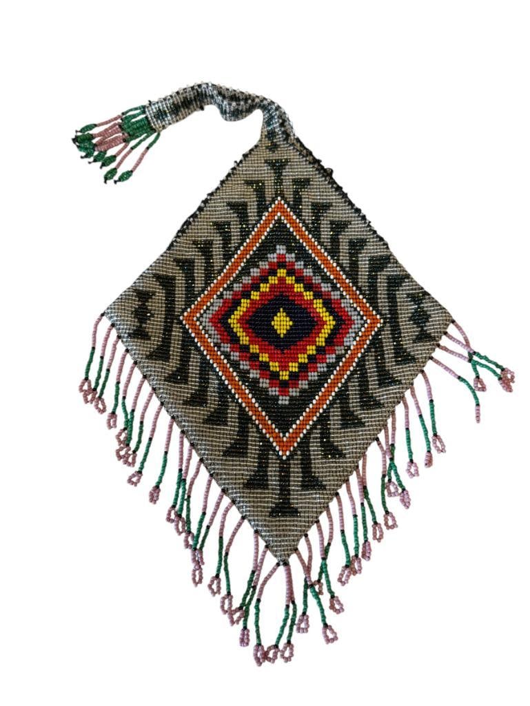 20TH CENTURY HAND CRAFTED NATIVE AMERICAN BEADED DIAMOND SHAPED PURSE (1 of 9)