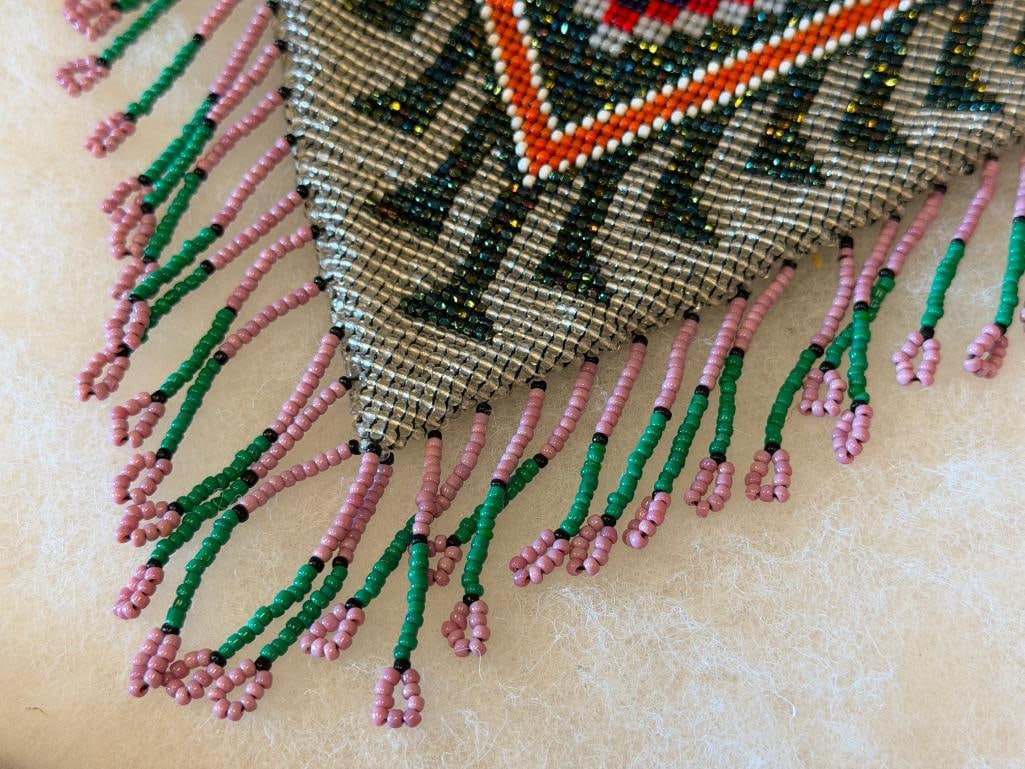 20TH CENTURY HAND CRAFTED NATIVE AMERICAN BEADED DIAMOND SHAPED PURSE - 3