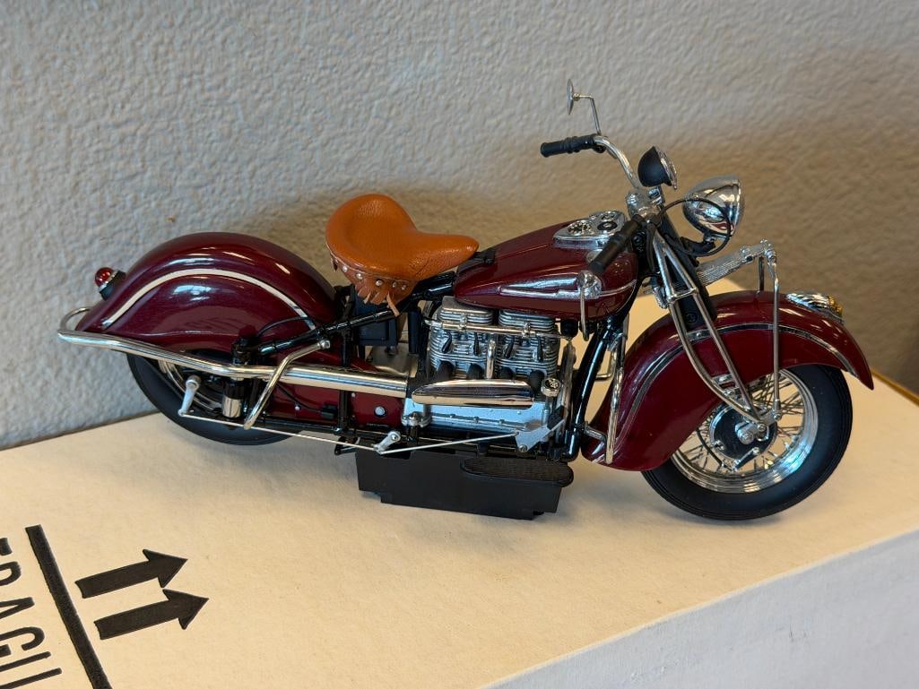 1/10 DIE-CAST MODEL BY THE FRANKLIN MINT OF A 1942 INDIAN MOTORCYCLE MODEL 442 - 2