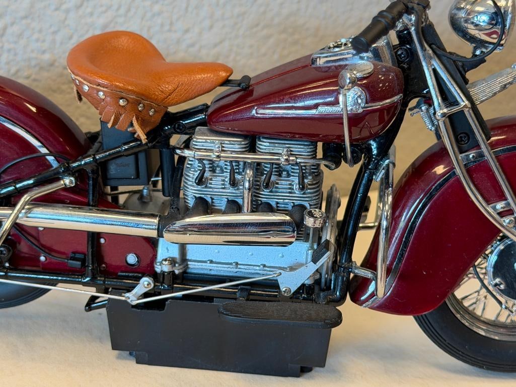 1/10 DIE-CAST MODEL BY THE FRANKLIN MINT OF A 1942 INDIAN MOTORCYCLE MODEL 442 - 3
