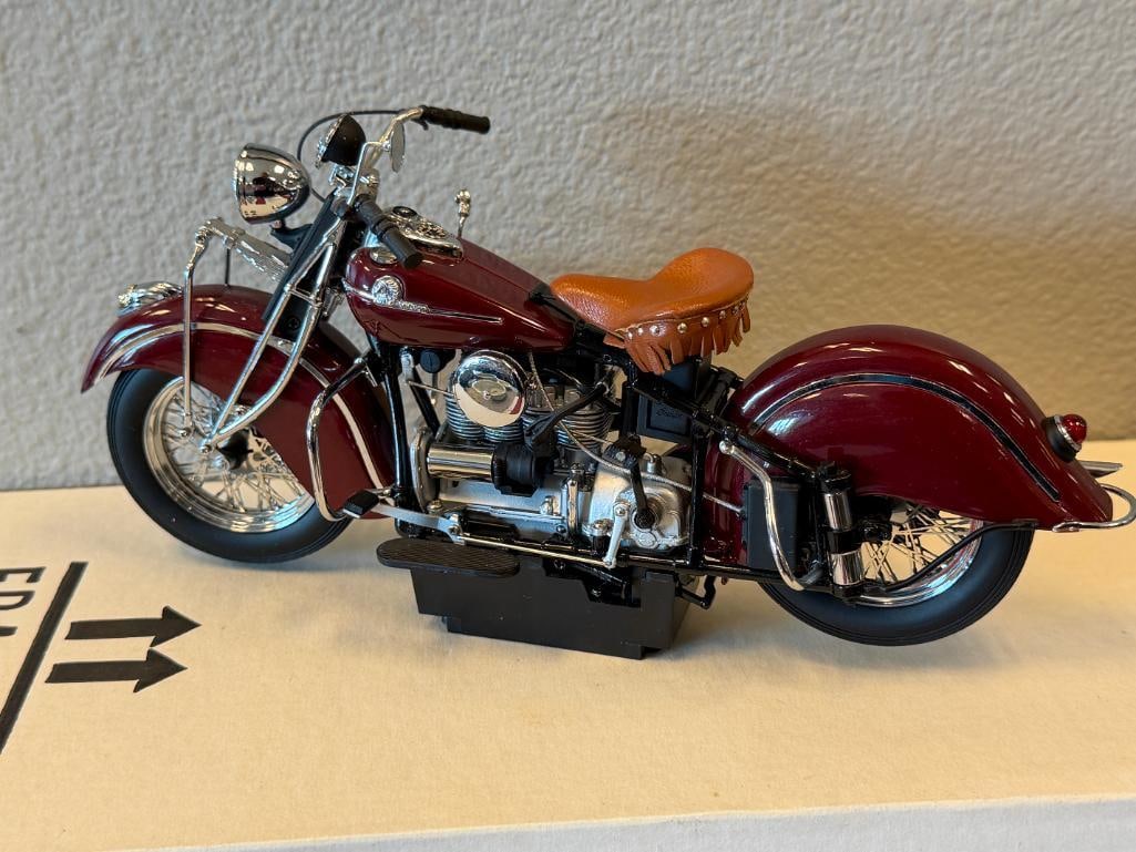 1/10 DIE-CAST MODEL BY THE FRANKLIN MINT OF A 1942 INDIAN MOTORCYCLE MODEL 442 - 6