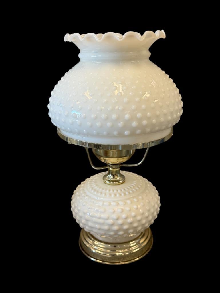 UNDERWRITERS LABORATORIES HOBNAIL MILK GLASS TABLE LAMP (1 of 9)