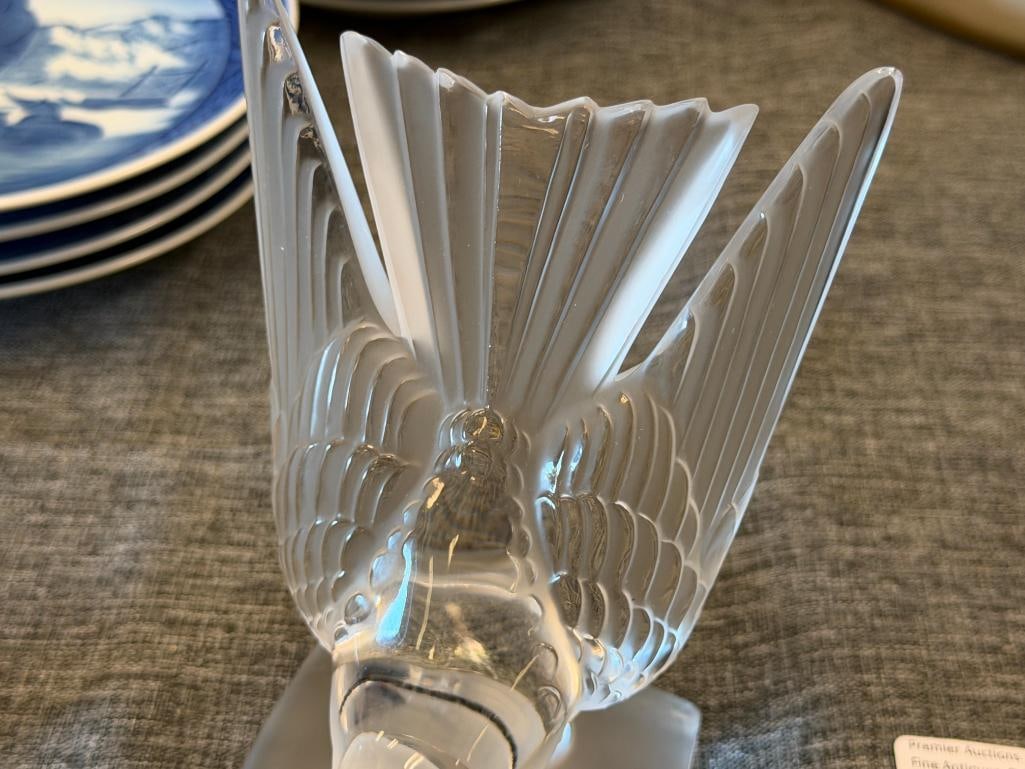 LALIQUE FINE FRENCH CRYSTAL HIRONDELLE SWALLOW SINGLE BOOKEND CLEAR AND FROSTED GLASS - 2