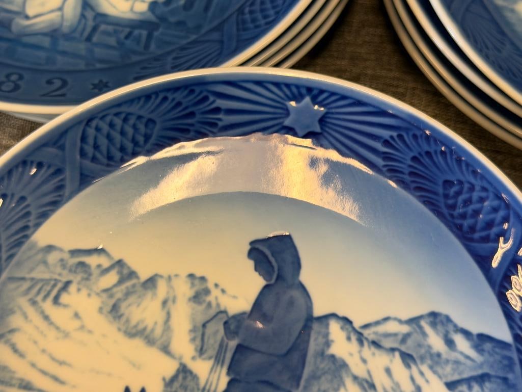 ROYAL COPENHAGEN BLUE AND WHITE PORCELAIN HOLIDAY ANNUAL PLATES MADE IN DENMARK - 4