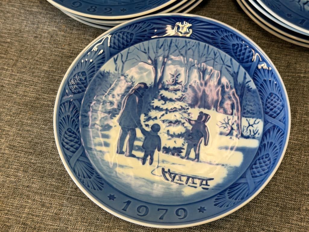 ROYAL COPENHAGEN BLUE AND WHITE PORCELAIN HOLIDAY ANNUAL PLATES MADE IN DENMARK - 7