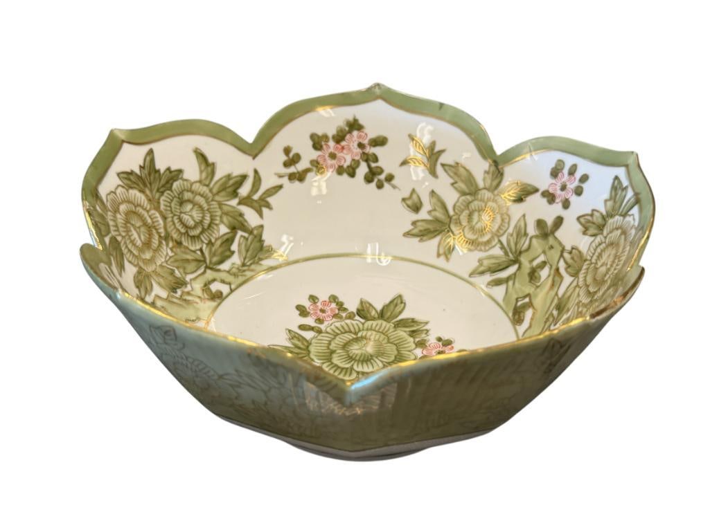 VINTAGE L.J. JAPAN PORELAIN LOTUS SHAPED SCALLOPE DEDGE BOWL WITH GREEN AND GILT ACCENTS (1 of 7)