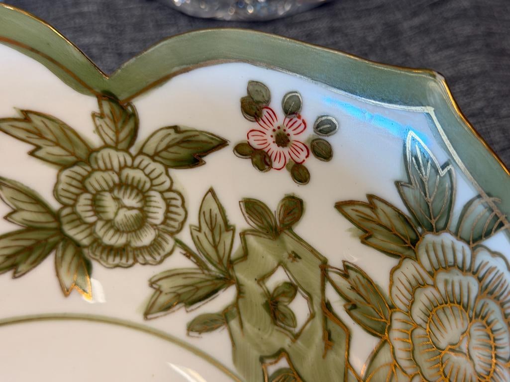 VINTAGE L.J. JAPAN PORELAIN LOTUS SHAPED SCALLOPE DEDGE BOWL WITH GREEN AND GILT ACCENTS - 5