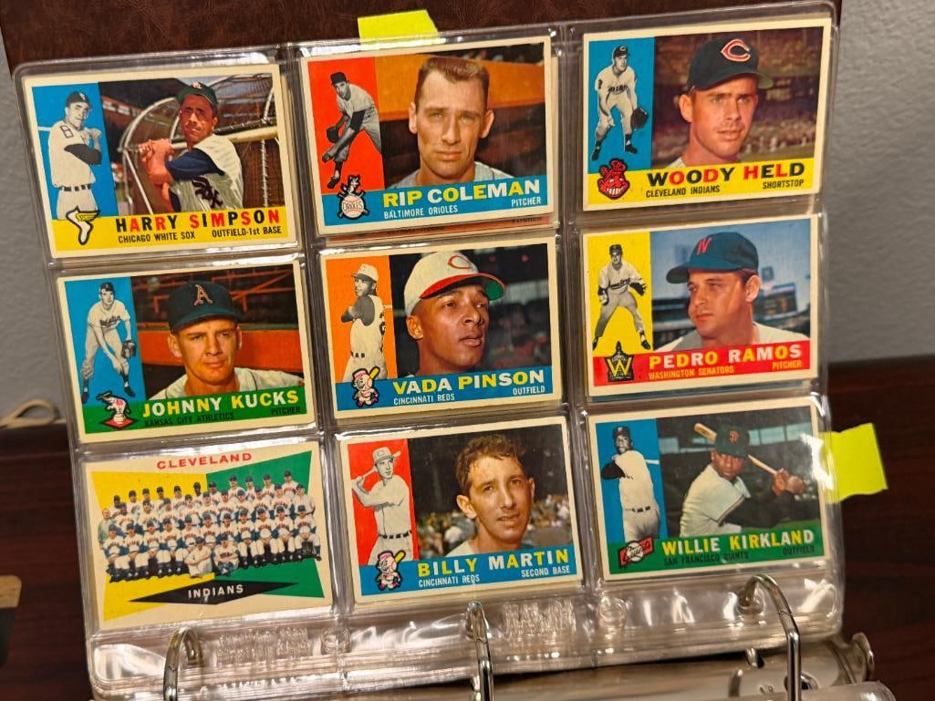 1960 TOPPS BASEBALL CARD SET - 12