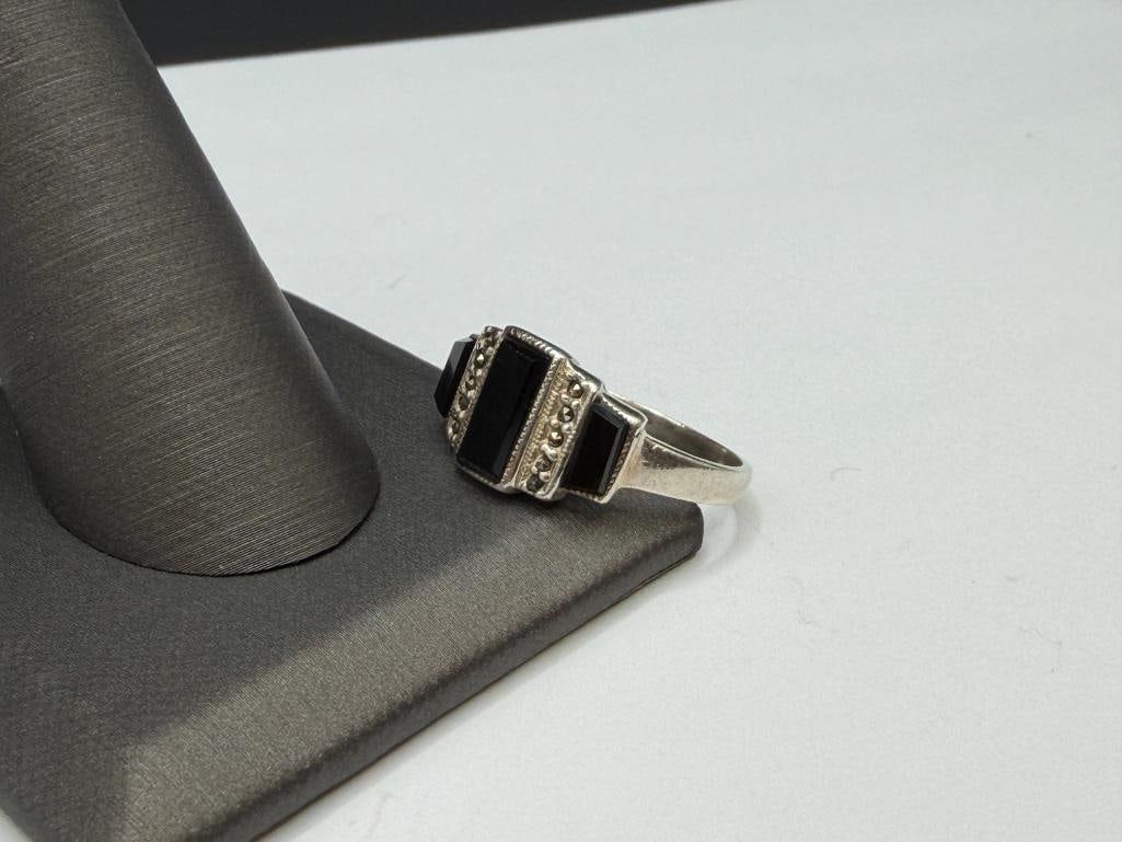 STERLING SILVER BLACK ONYX AND MARCASITE RING - 3