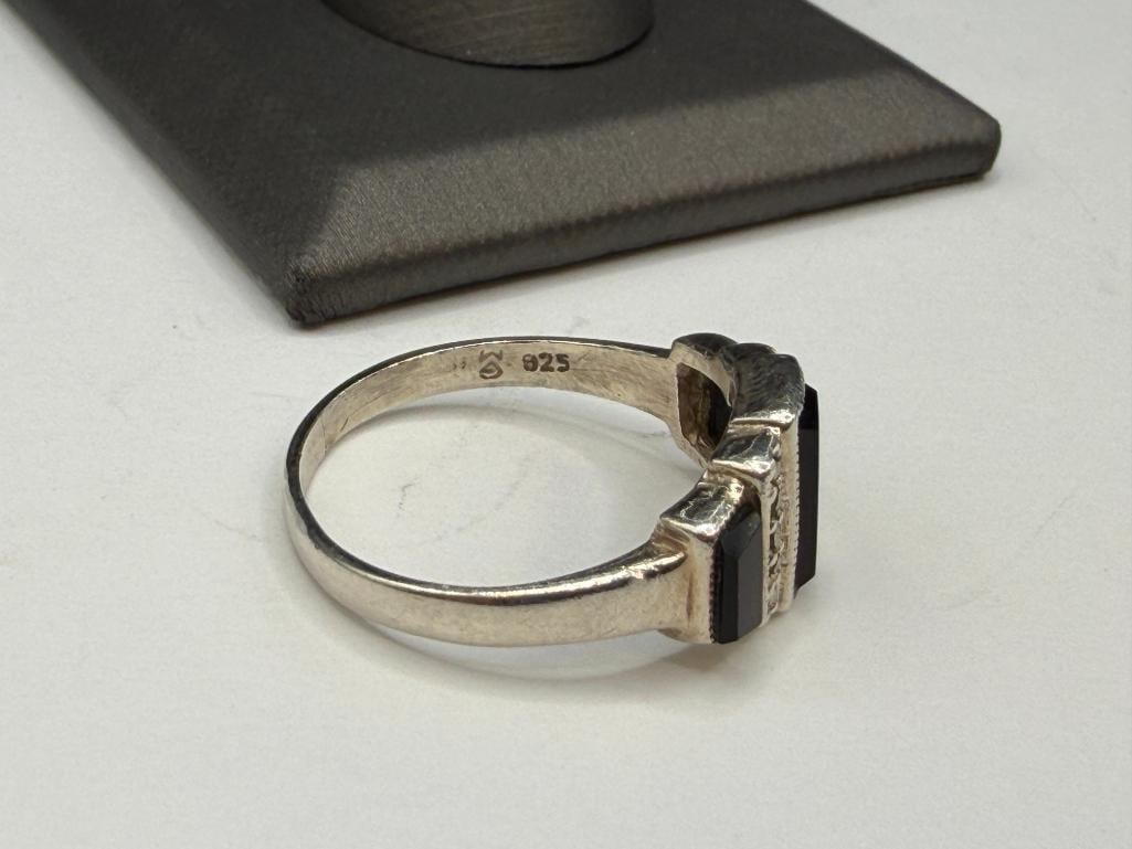 STERLING SILVER BLACK ONYX AND MARCASITE RING - 5