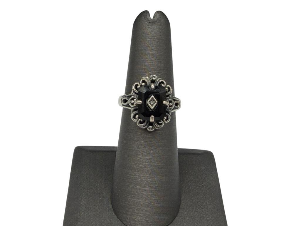 STERLING SILVER EMERALD CUT BLACK ONYX FILIGREE DESIGN RING: SIZE 6, 5/8" FRONT, 4.87 GRAMS