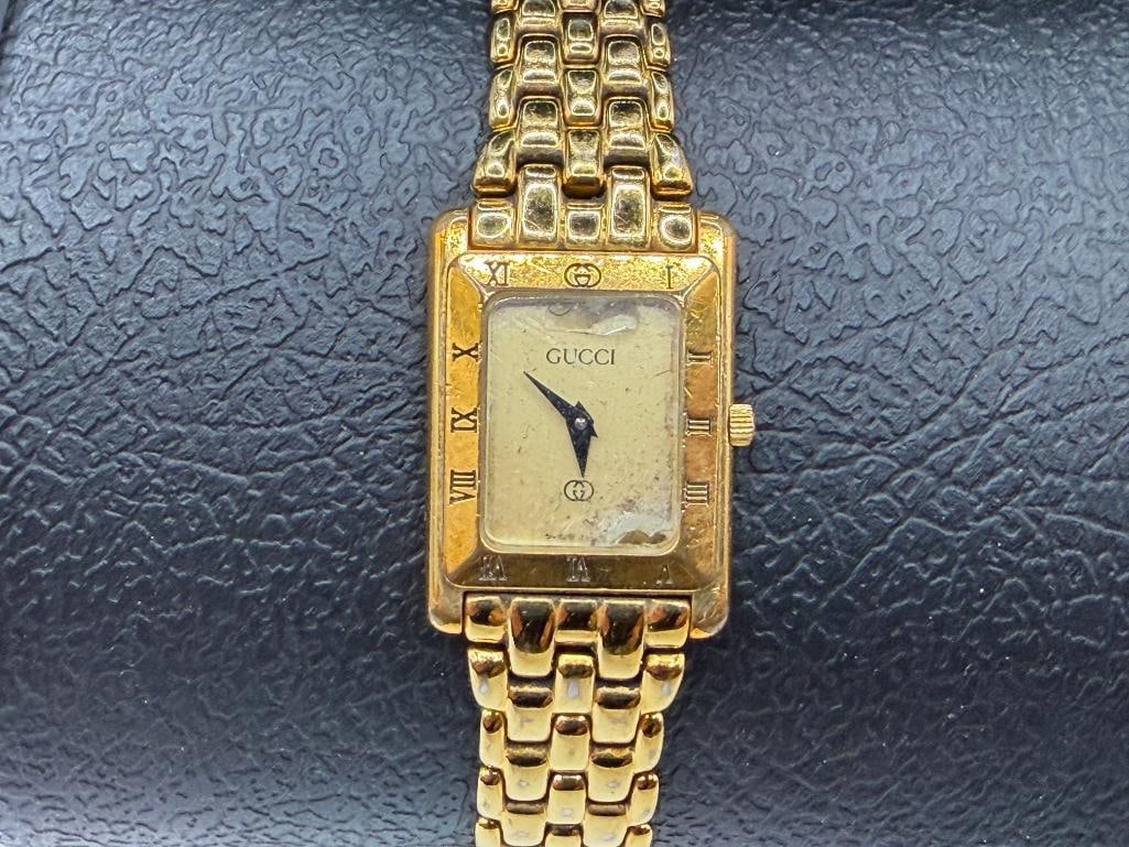LADIES GUCCI 4201 DESIGNER WRISTWATCH - 2