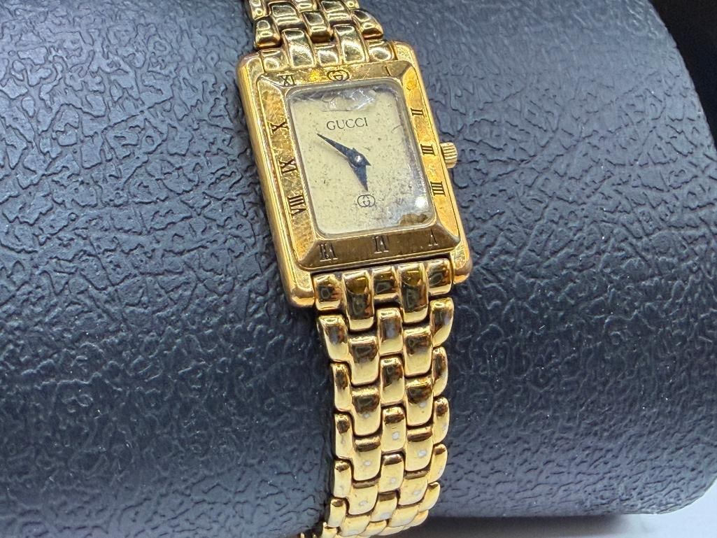LADIES GUCCI 4201 DESIGNER WRISTWATCH - 3