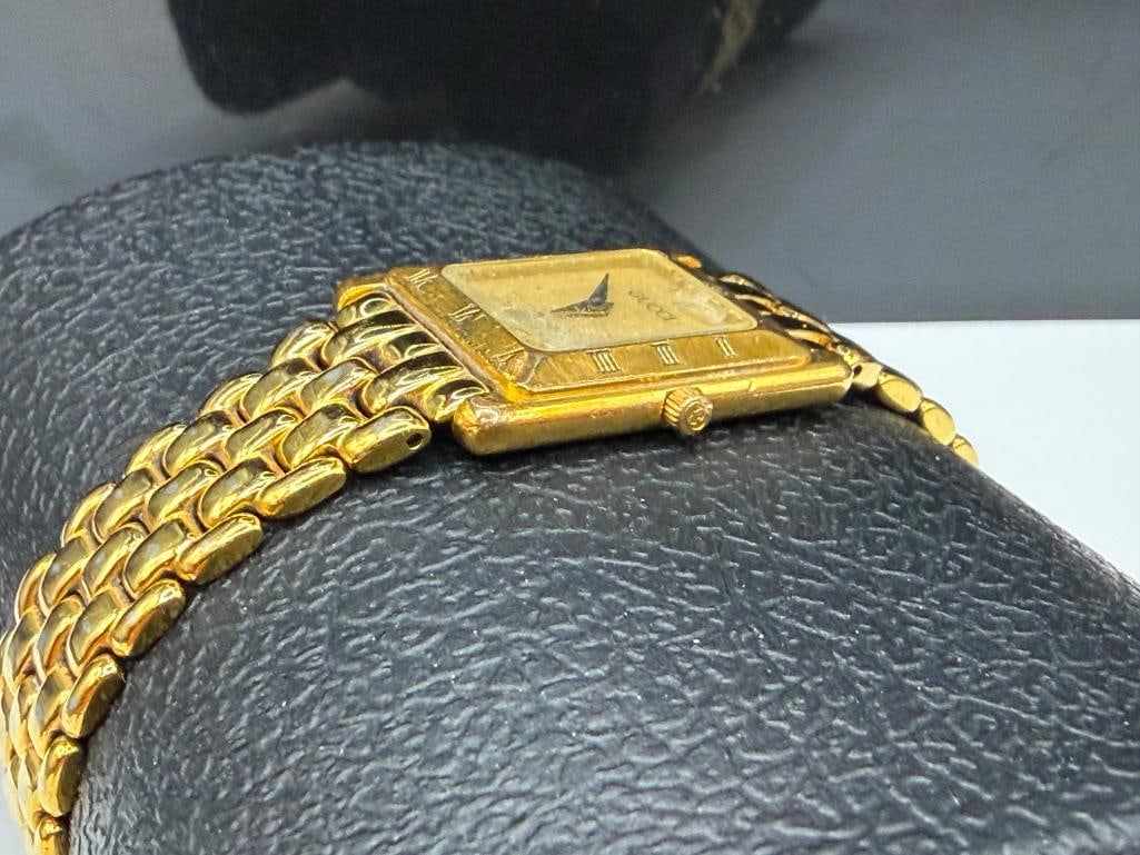 LADIES GUCCI 4201 DESIGNER WRISTWATCH - 5