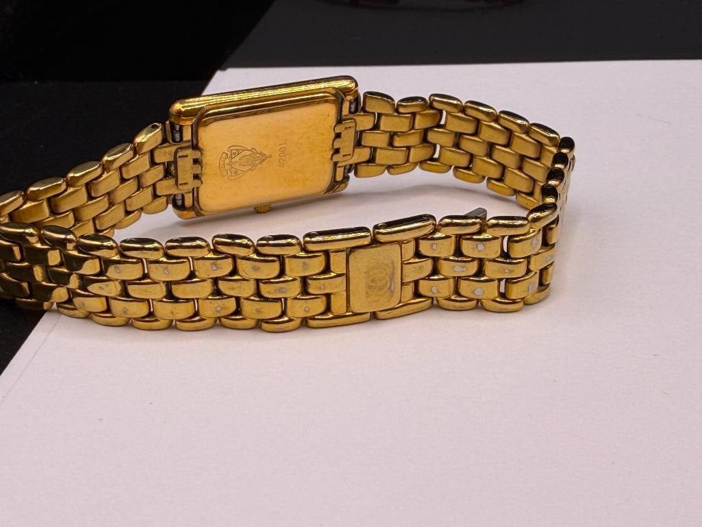 LADIES GUCCI 4201 DESIGNER WRISTWATCH - 6