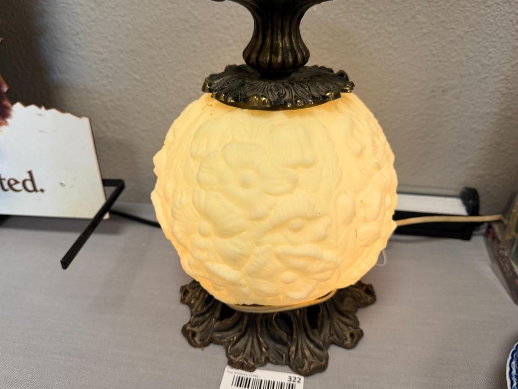 LOVESKY & LOVESKY CUSTARD URANIUM GLASS PARLOR LAMP FLORAL DESIGN WITH ORNATE BASE UV REACTIVE - 7