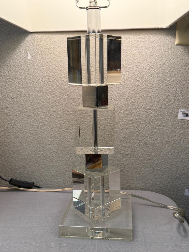 SAFAVIEH LIGHTING PALACE CRYSTAL STACKED CUBE TABLE LAMP WITH LINEN SHADE - 6
