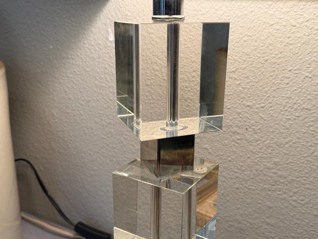 SAFAVIEH LIGHTING PALACE CRYSTAL STACKED CUBE TABLE LAMP WITH LINEN SHADE - 7