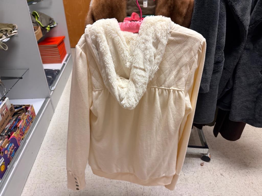 NEW WITH TAGS O'NEILL LIMOGE TWILIGHT JACKET WITH FAUX FUR INTERIOR - 8