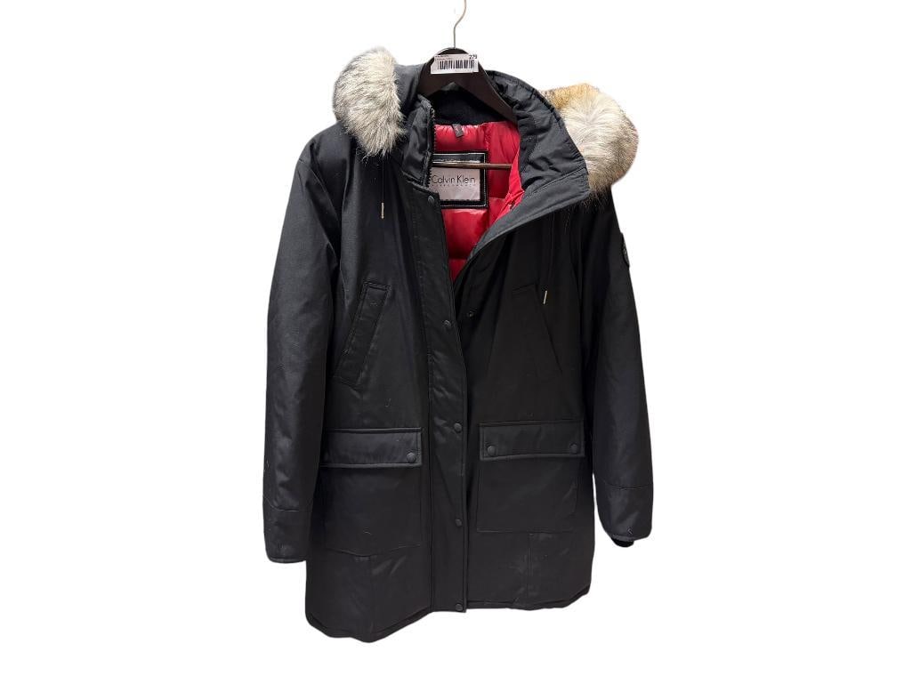 MEN'S CALVIN KLEIN WINTER COAT WITH FAUX FUR COLLAR: GOOD CONDITION SIZE L, 38" L
