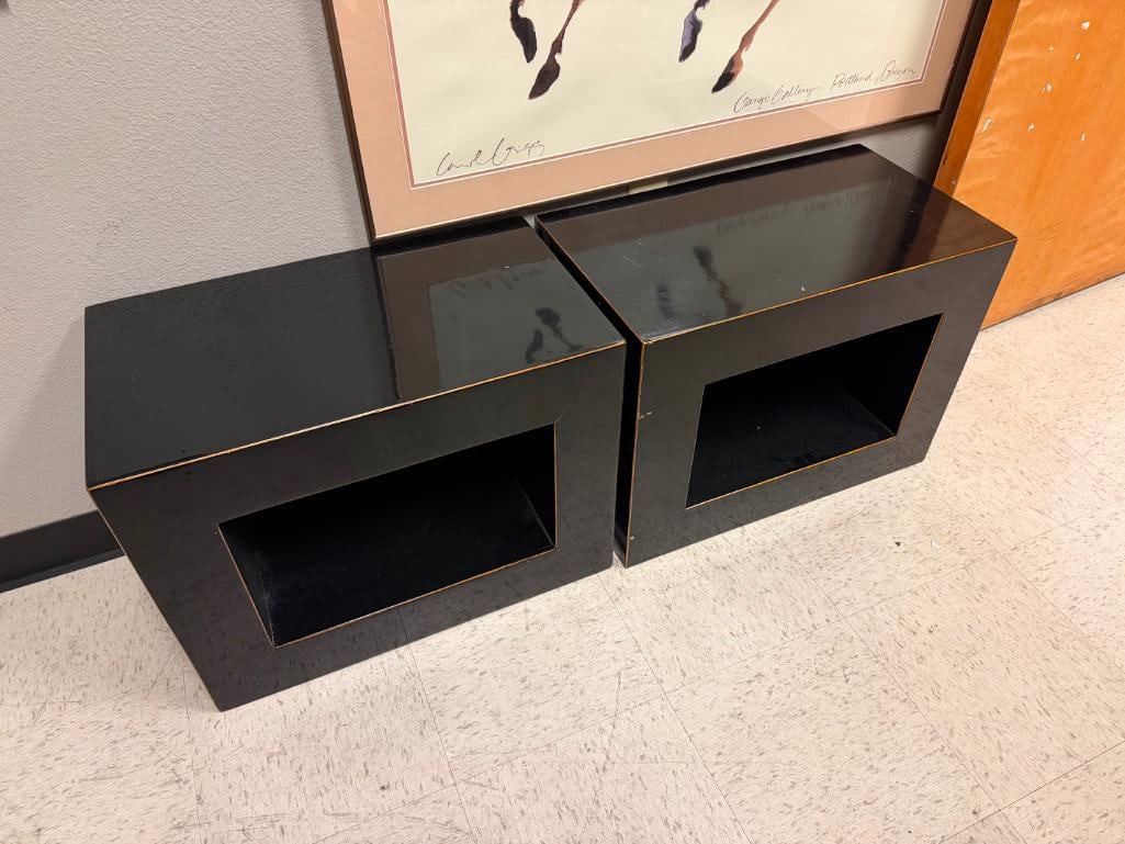 PAIR OF ART MODERN BLACK LACQUER WOOD OCCASIONAL SIDE TABLES - 2