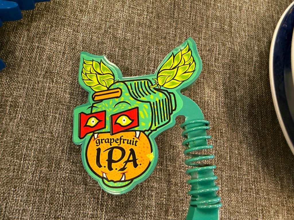 SNOW ROLLER AND ELECTRIC EEL IPA MAGIC HAT BREWING COMPANY BEER TAP HANDLES - 11