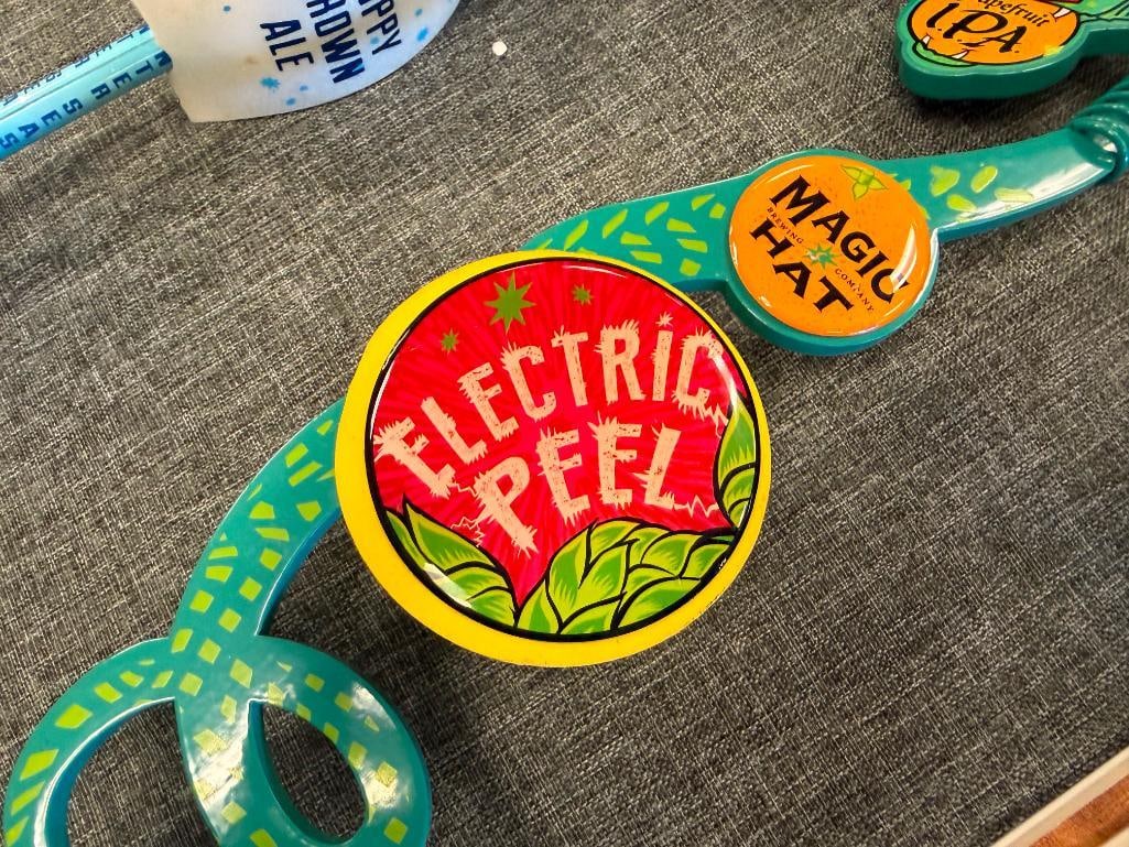 SNOW ROLLER AND ELECTRIC EEL IPA MAGIC HAT BREWING COMPANY BEER TAP HANDLES - 14