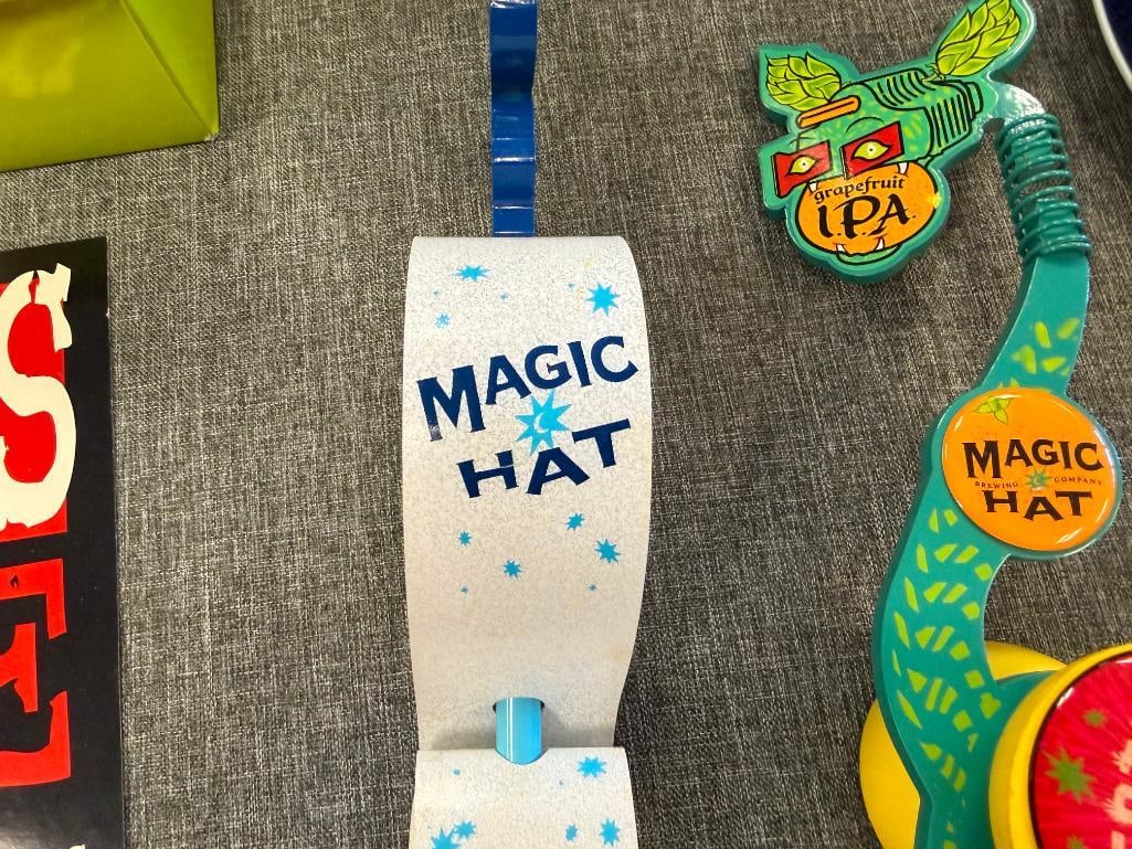 SNOW ROLLER AND ELECTRIC EEL IPA MAGIC HAT BREWING COMPANY BEER TAP HANDLES - 9