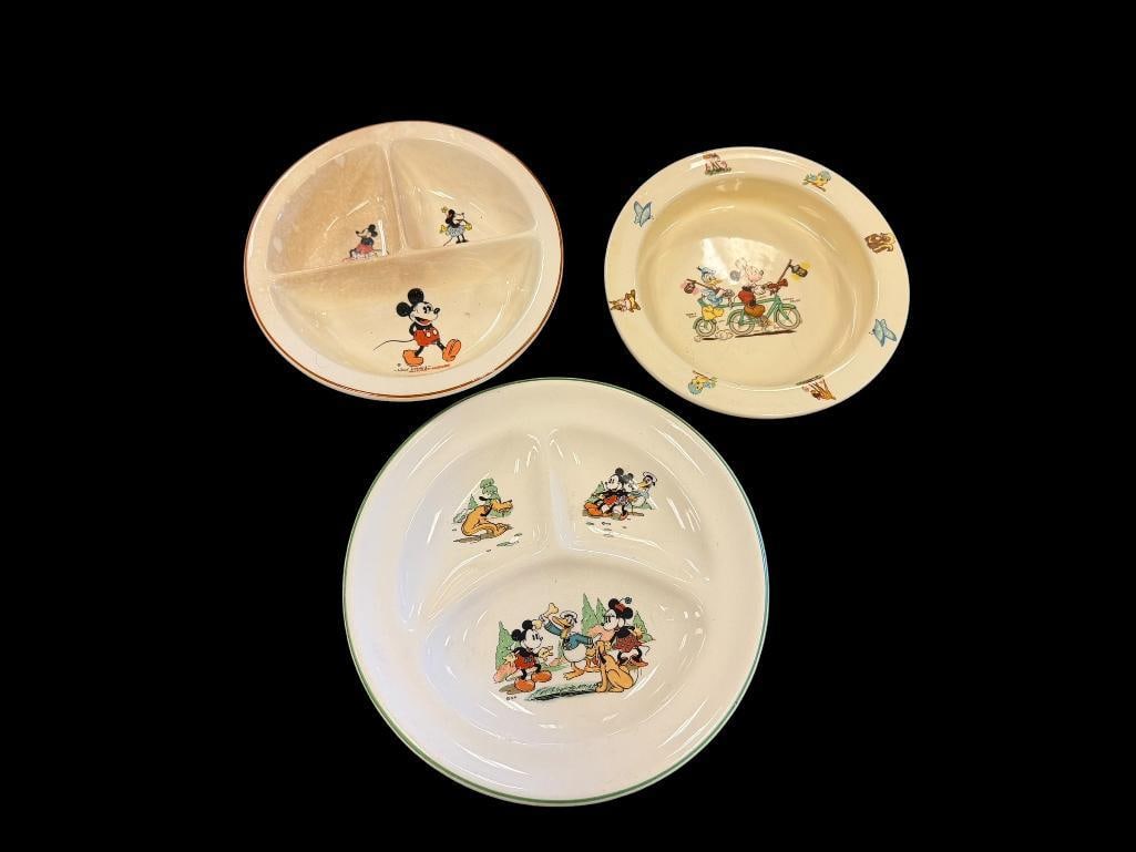 VINTAGE PATRIOT CHINA BESWICK WALT DISNEY CHARACTER BABY BOWLS / PLATES: EACH PLATE IS DECORATED WITH DISNEY CHARACTERS SUCH AS PLUTO, MICKEY, MINNIE, AND DONALD DUCK, TWO ARE MARKED, ONE IS NOT, AGE / WEAR SHOWN, NO CHIPS 6 1/2" AND 8" ROUND