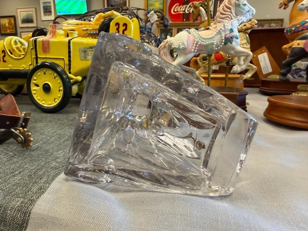 PAIR OF 20TH CENTURY EAGLE CLEAR GLASS BOOKENDS - 9