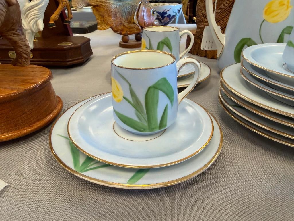 VINTAGE THOMAS BAVARIA GERMAN CHINA TEA SET FLORAL DESIGN WITH GILT ACCENTS - 10