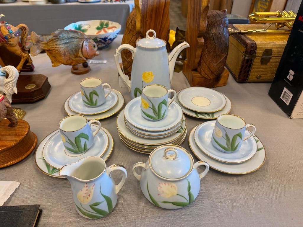 VINTAGE THOMAS BAVARIA GERMAN CHINA TEA SET FLORAL DESIGN WITH GILT ACCENTS - 2