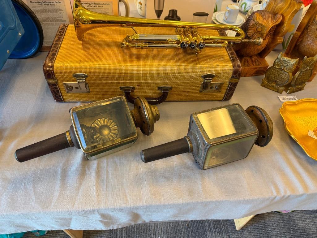 PAIR OF ANTIQUE CARRIAGE OR COACH LAMPS - 2