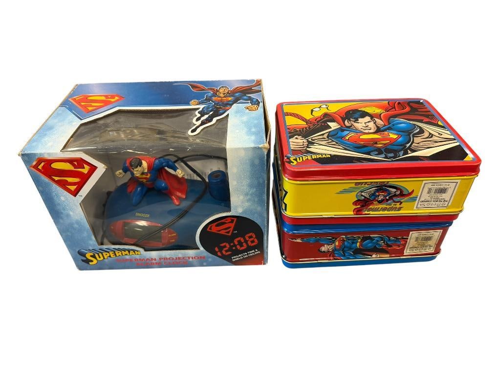 SUPERMAN PROJECTOR ALARM CLOCK AND TWO TIN SUPERMAN CHILDREN'S LUNCH BOXES (1 of 11)