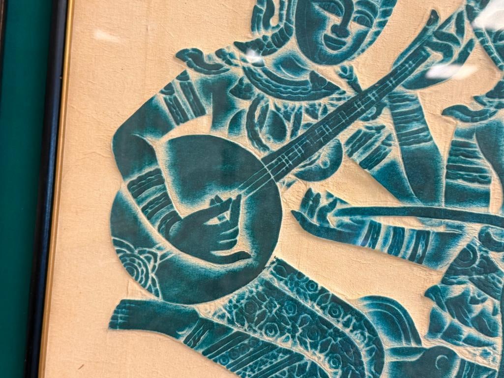20TH CENTURY TIBETAN TEMPLE RUBBING OF BUDDHIST MYTHOLOGY FIGURES SEATED - 7