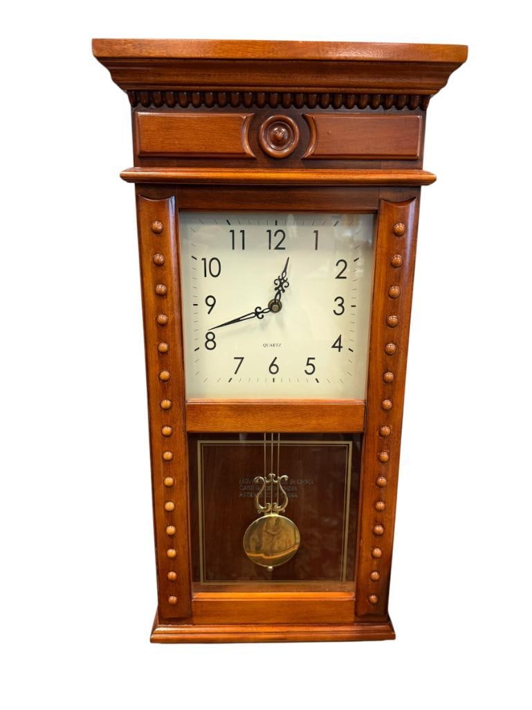 MAPLE GRAIN BATTERY OPERATED PENDULUM CLOCK (1 of 6)