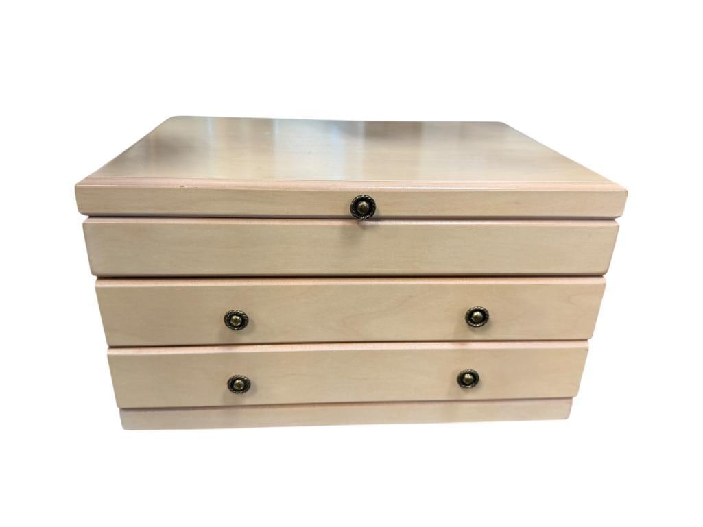 LIKE-NEW WHITE WASHED JEWELRY CHEST WITH GREEN FELT AND ASSORTED JEWELRY: TWO DRAWER CHEST WITH HINGED TOP AND BRASS HARDWARE, INCLUDES WOMANS FASHION JEWELRY, CLIP-ON EARRINGS, BEADED NECKLACES, ETC. 12" X 8" X 7" JEWELRY BOX