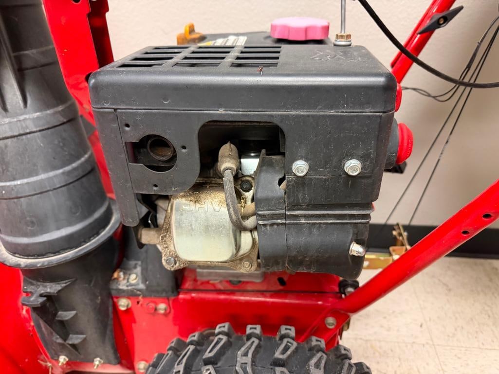TROY-BILT STORM 2620 26" SNOWBLOWER - 10
